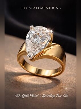 18K GE Pear-Cut Statement Ring - Clear Stone